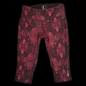 (C-4)Mondetta Activewear Capri, Bergundy/Black, XS